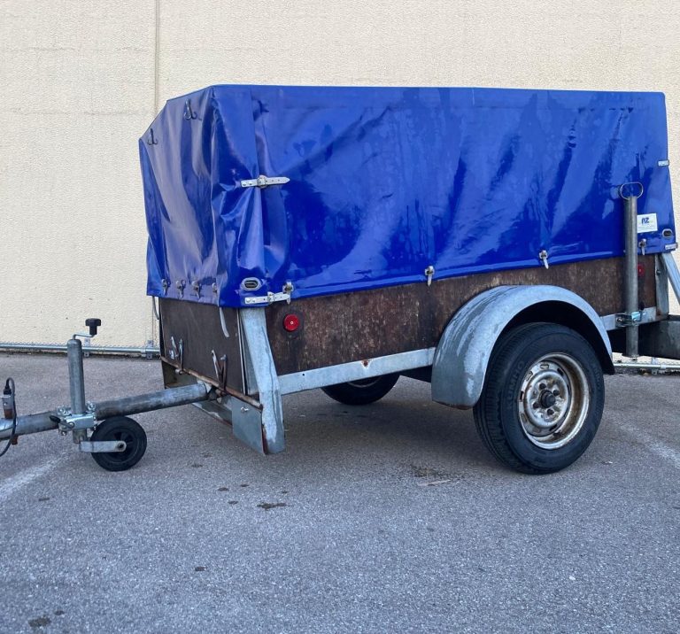 PKW Anhänger mit Abdeckplane 600kg Gesamtgewicht zur Miete bei A-Z Verleih